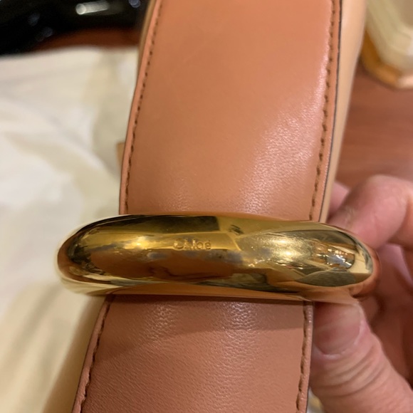 Chloe - Picture 2 of 4